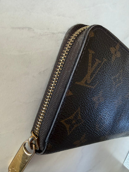 Preloved Louis Vuitton Long Zippy Wallet