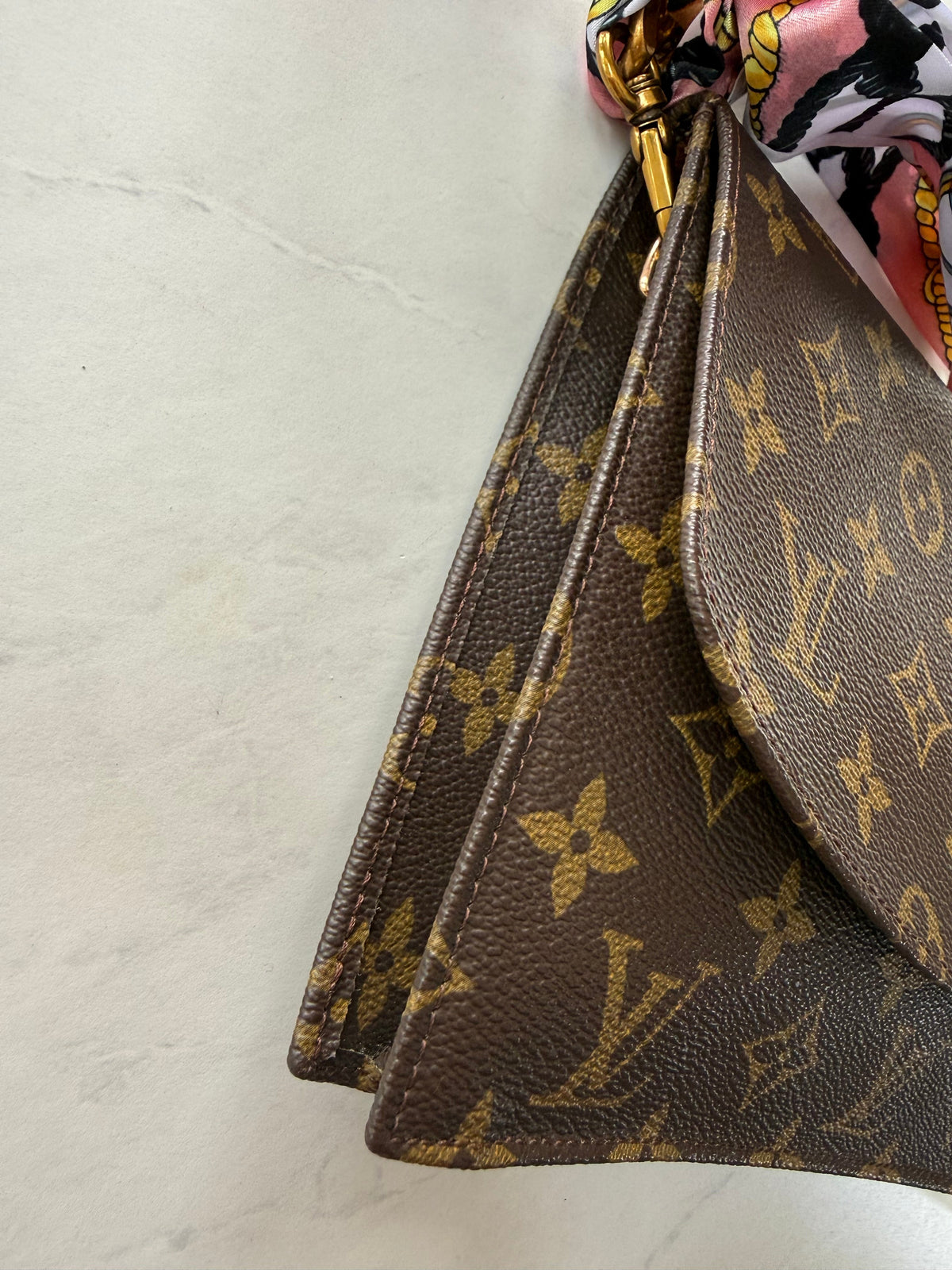 Preloved Louis Vuitton Rabat 23 Clutch w/ Chain