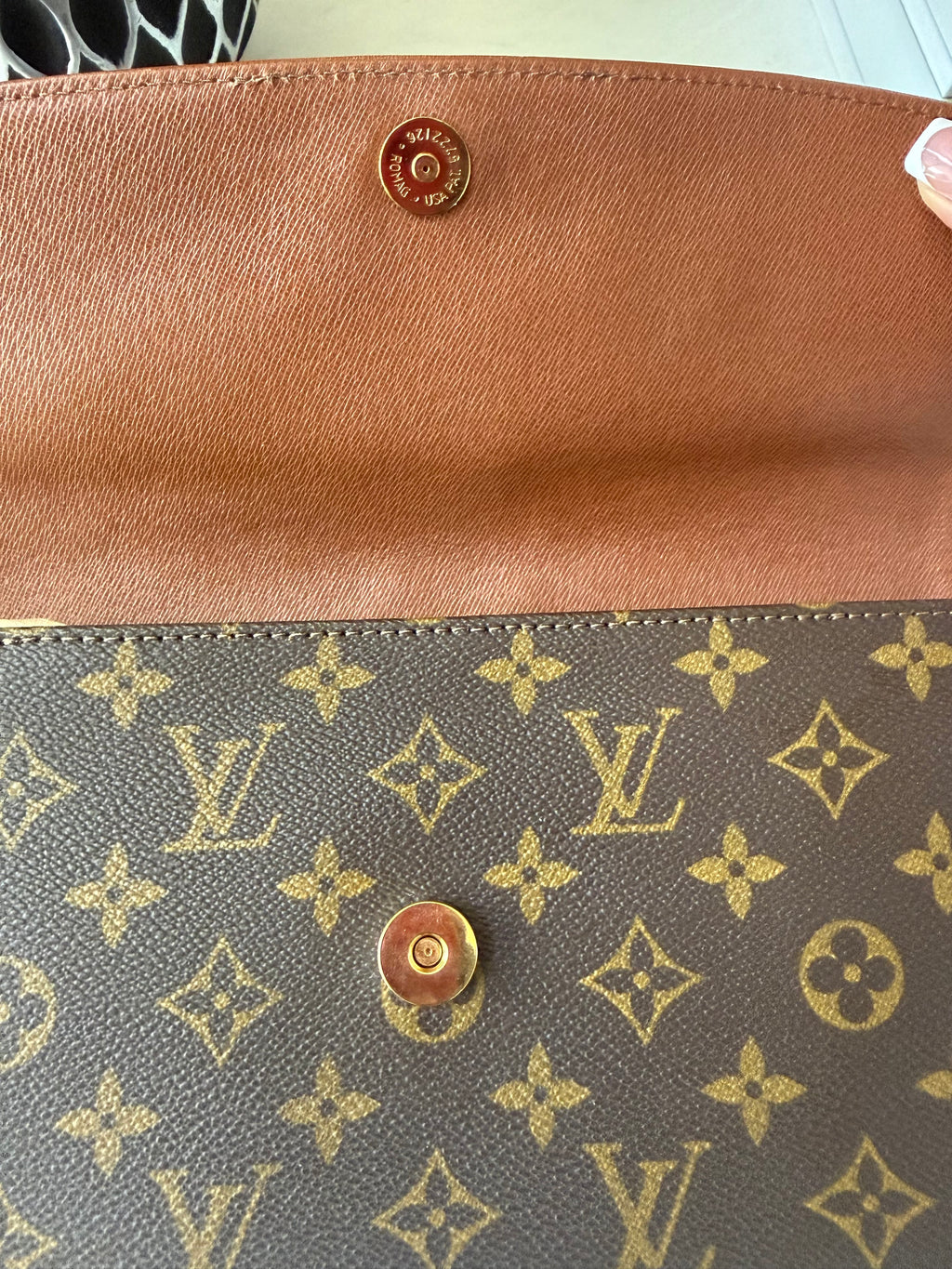 Preloved Louis Vuitton Dame Clutch GM w/ added strap