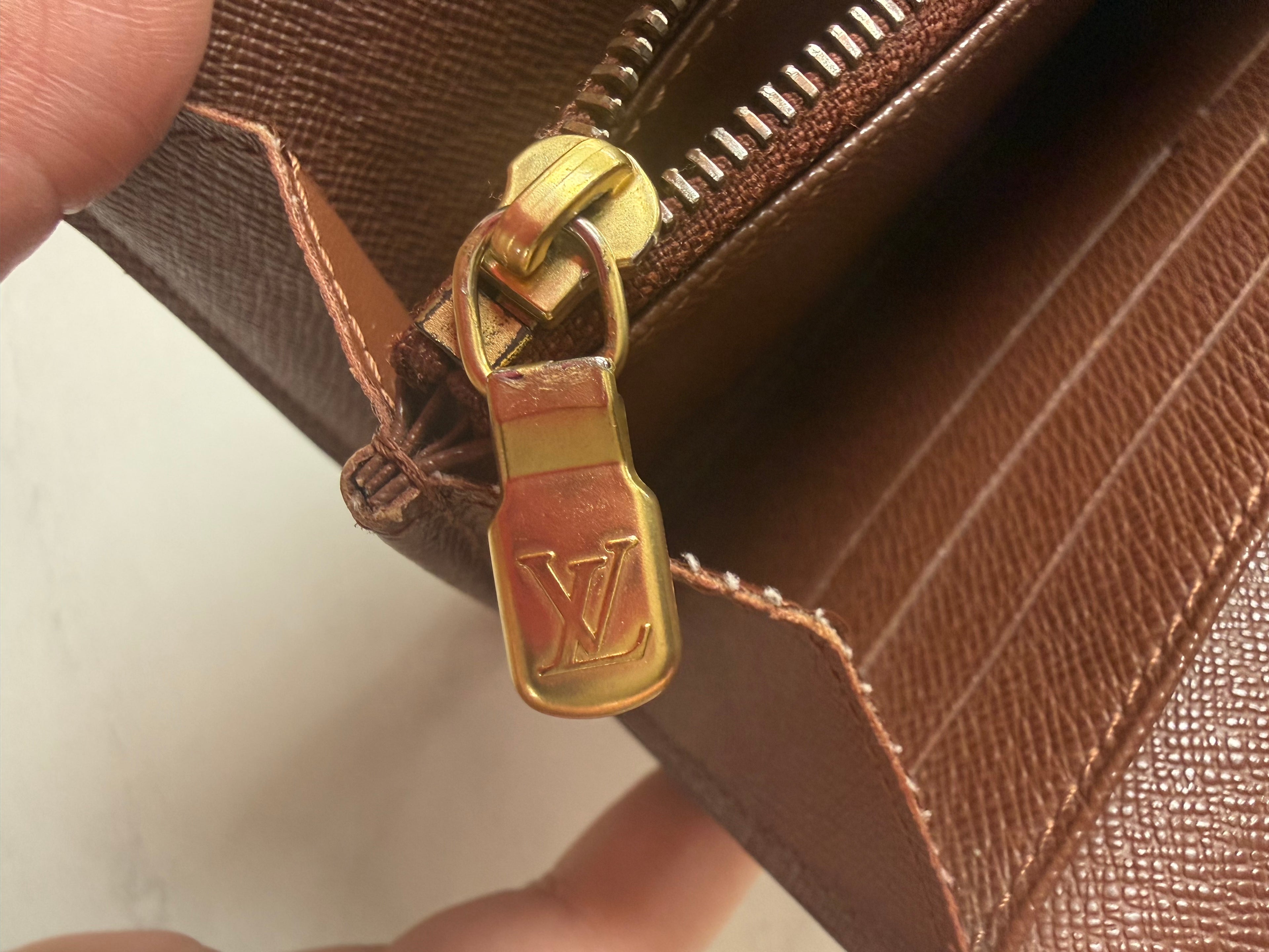 Louis Vuitton Monogram Sarah Wallet