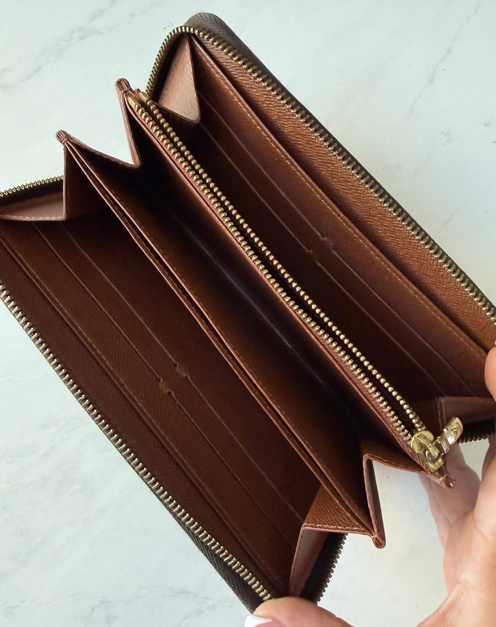 Preloved Louis Vuitton Long Zippy Wallet