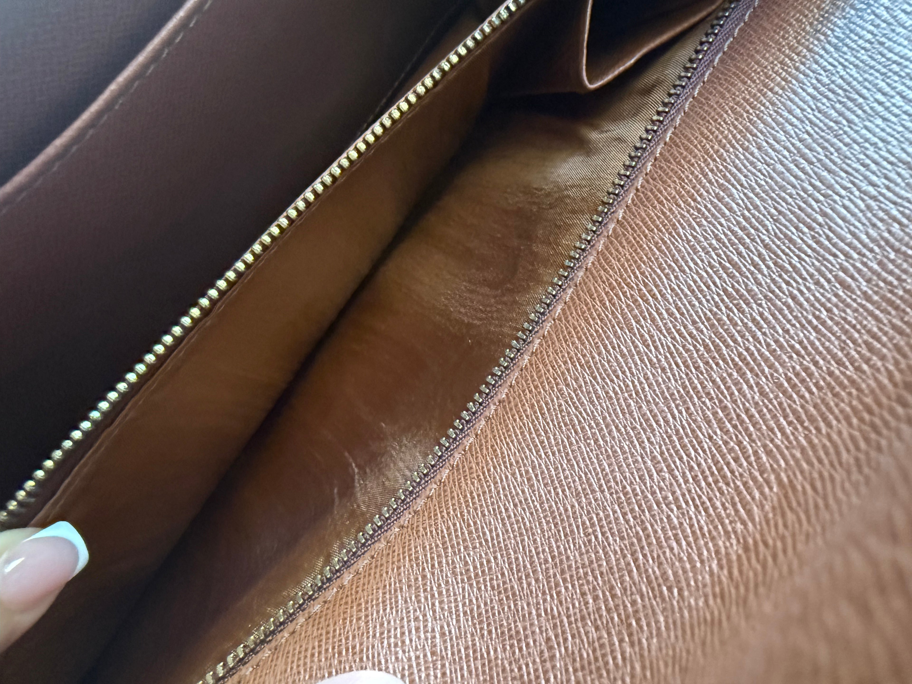 Preloved Louis Vuitton Dame Clutch GM w/ added strap
