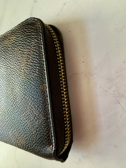 Preloved Louis Vuitton Long Zippy Wallet