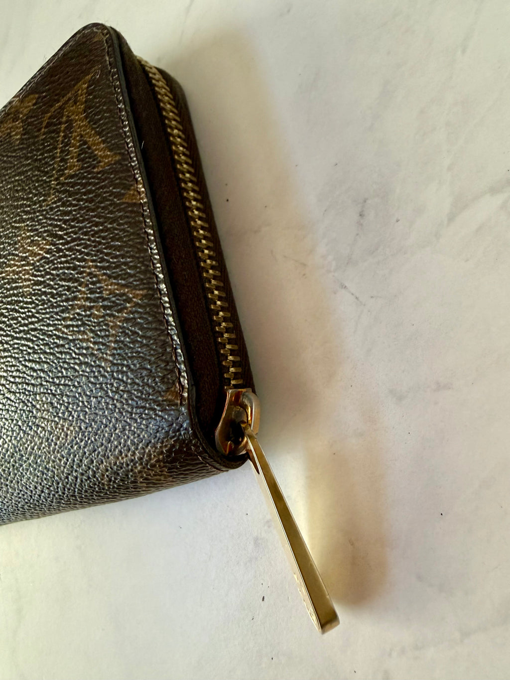 Preloved Louis Vuitton Long Zippy Wallet