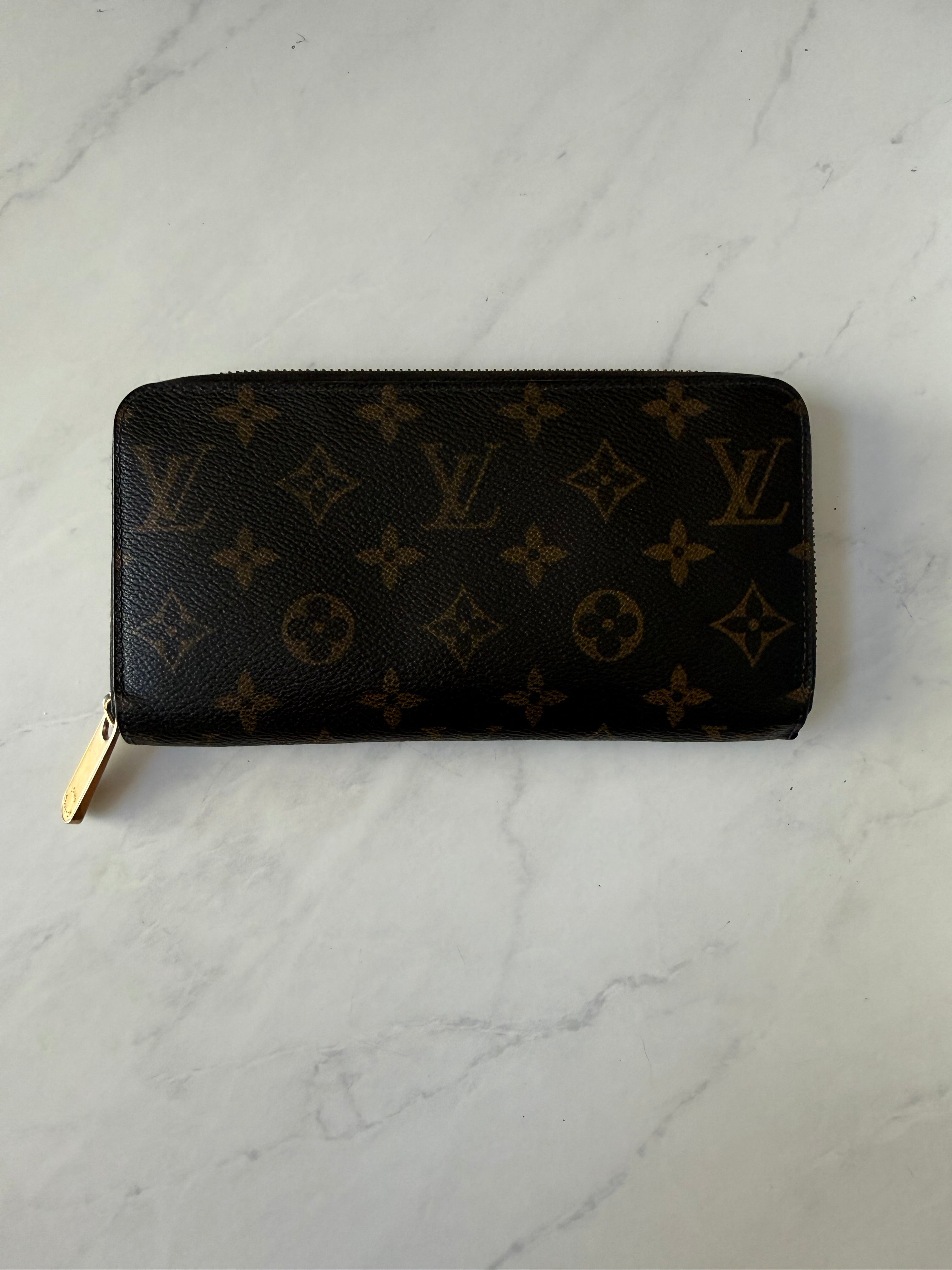 Preloved Louis Vuitton Long Zippy Wallet