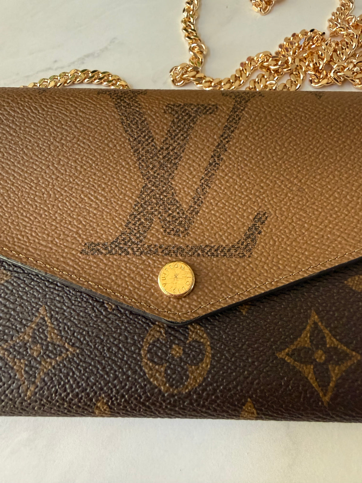 Preloved Louis Vuitton Reverse Sarah Wallet w/ Chain