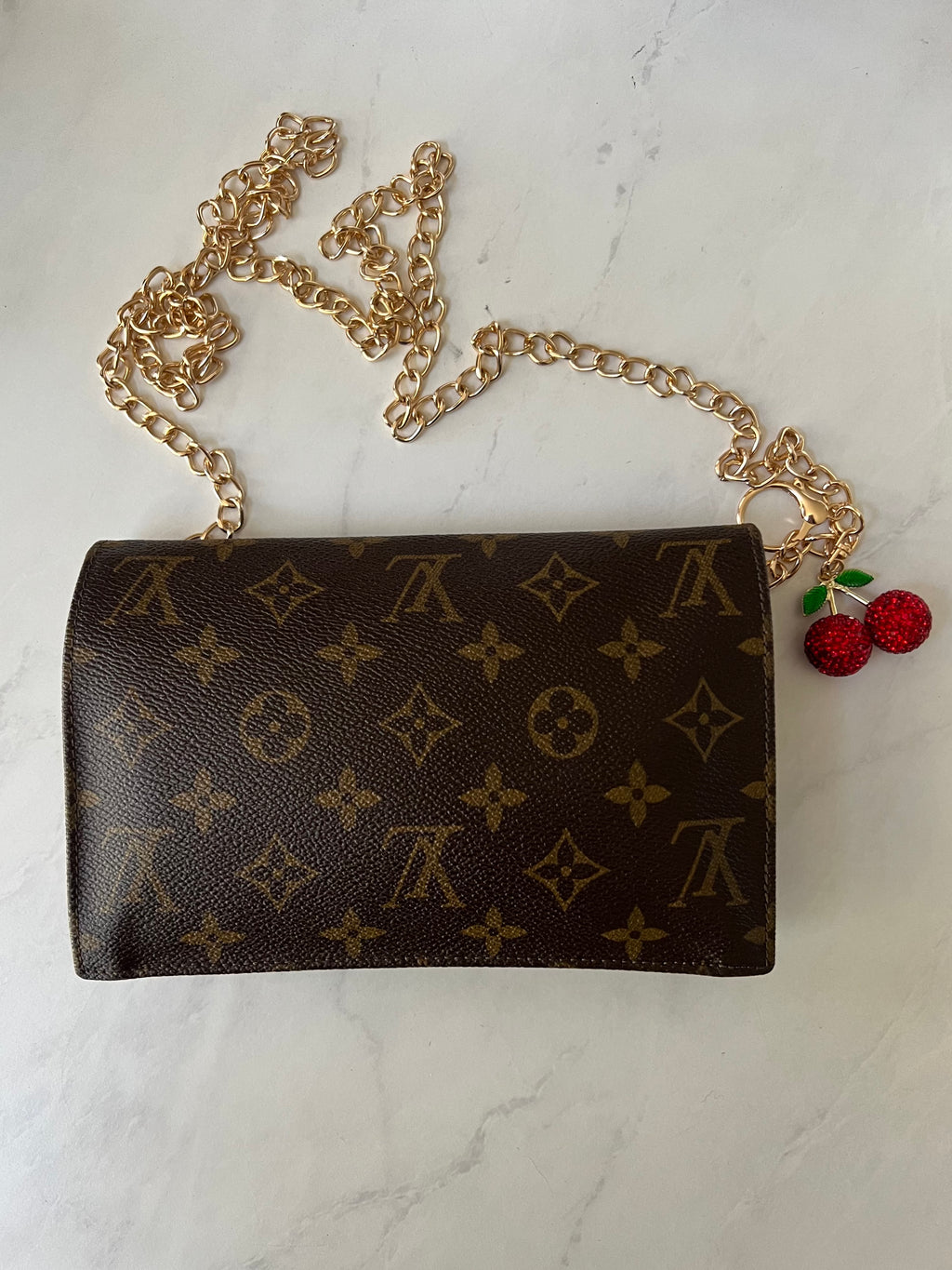 Louis Vuitton Rabat 23 Clutch