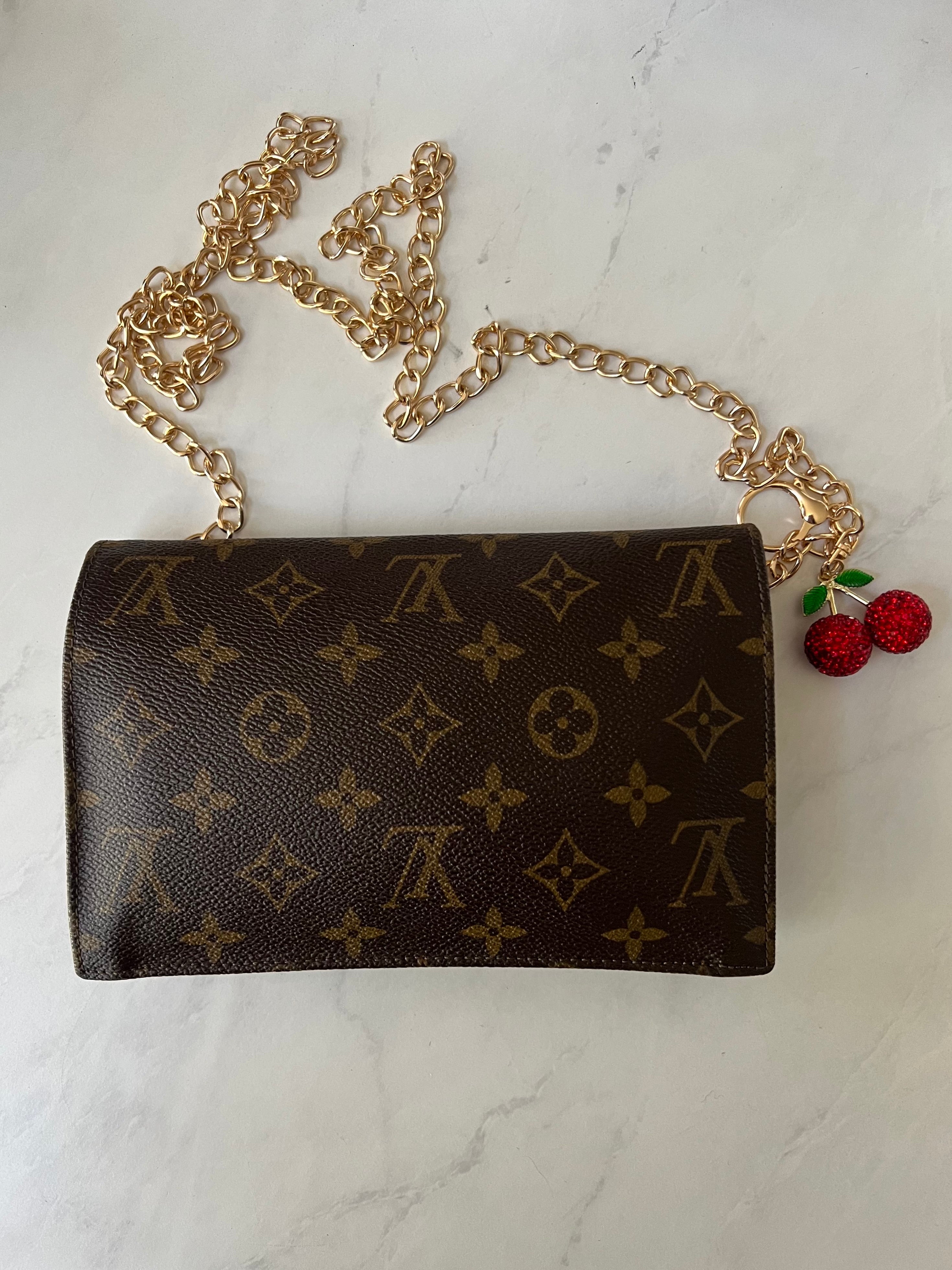 Louis Vuitton Rabat 23 Clutch