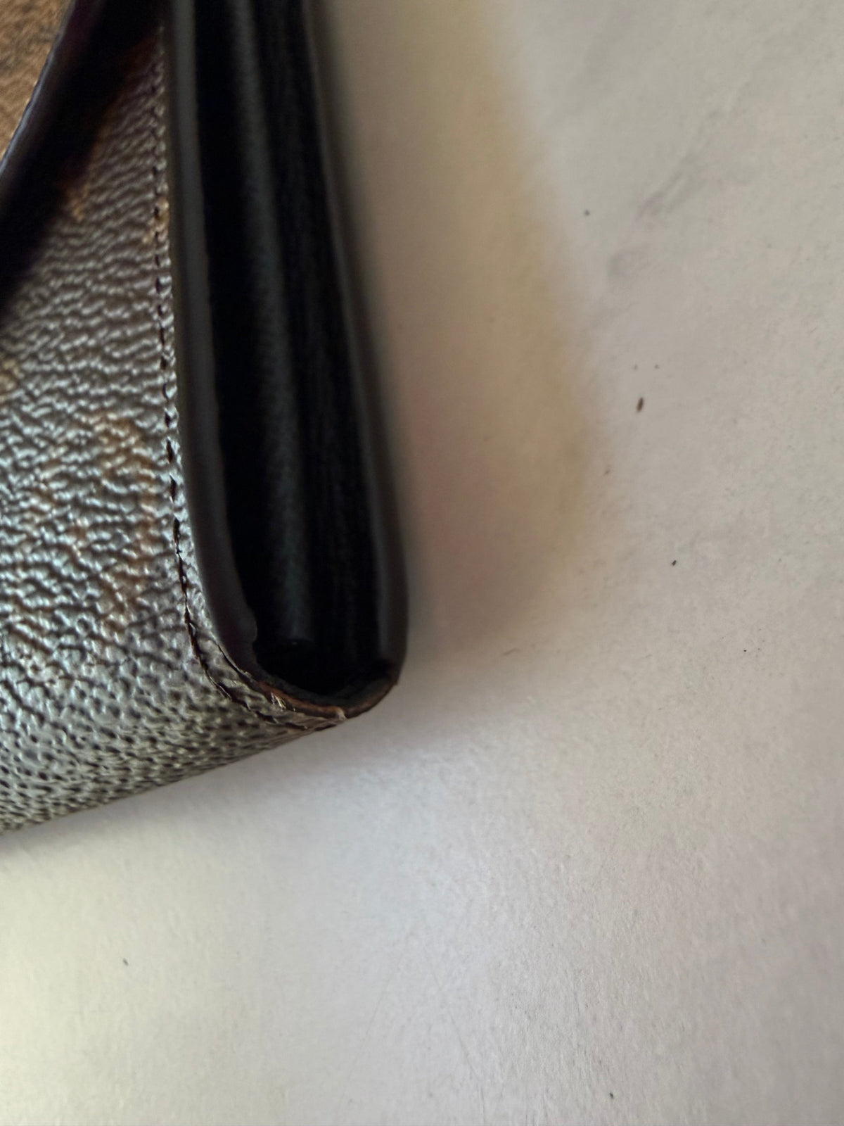 Preloved Louis Vuitton Reverse Sarah Wallet w/ Chain