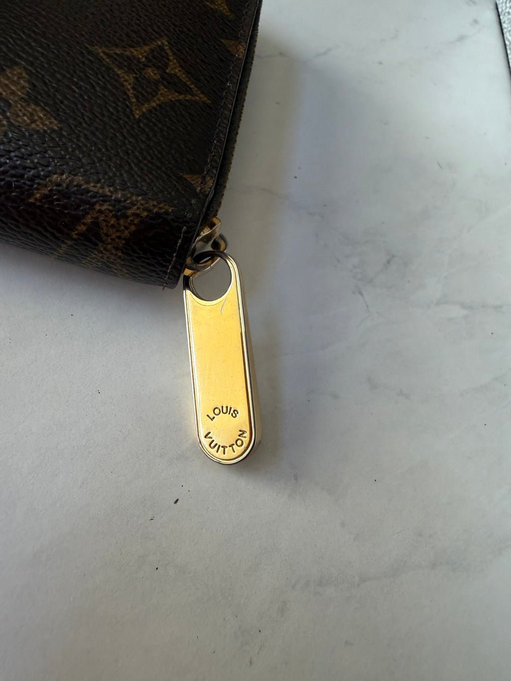 Preloved Louis Vuitton Long Zippy Wallet