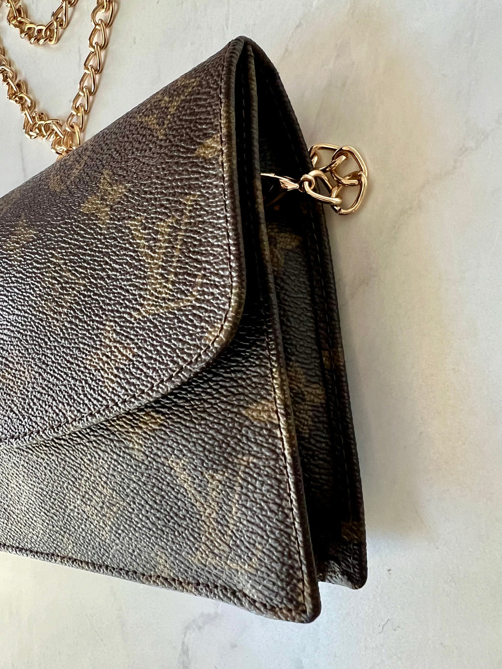 Louis Vuitton Rabat 23 Clutch