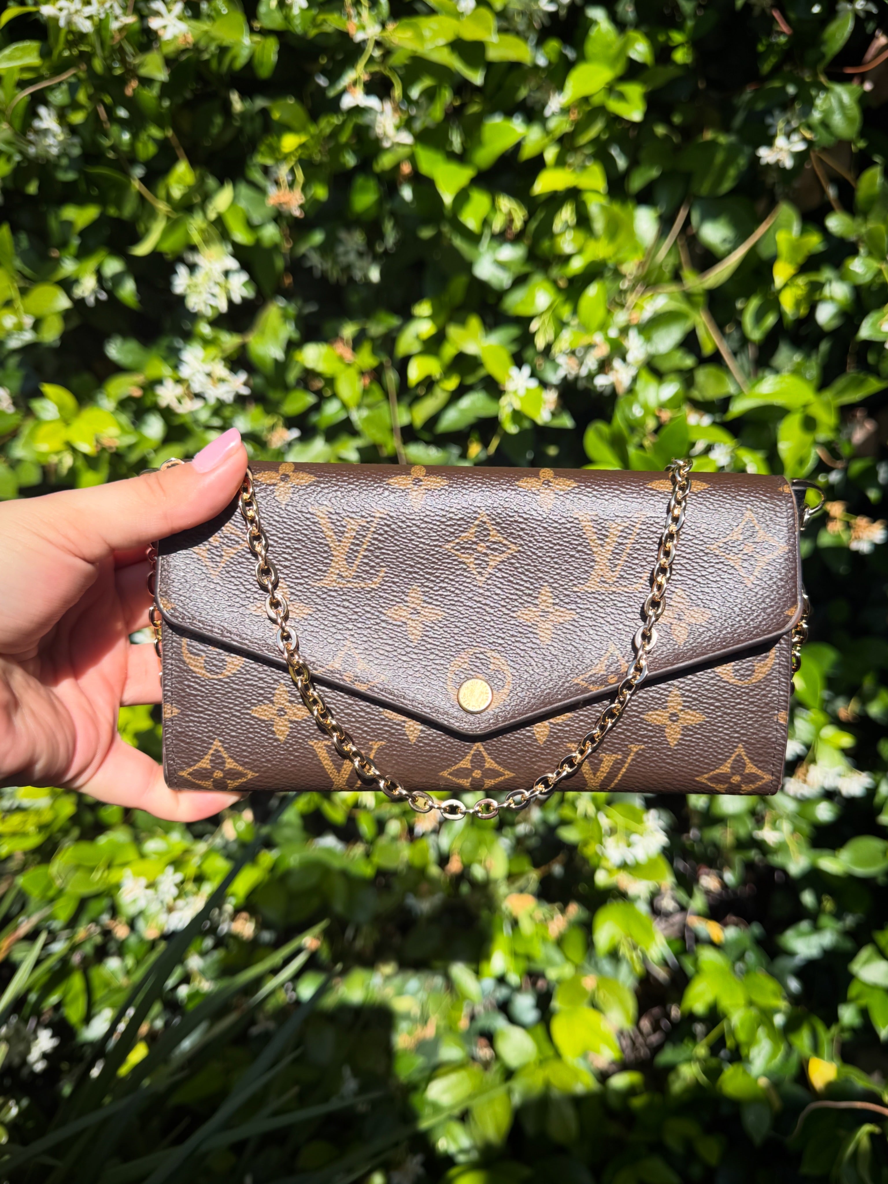 Louis Vuitton Sarah Wallet (Fuchsia)