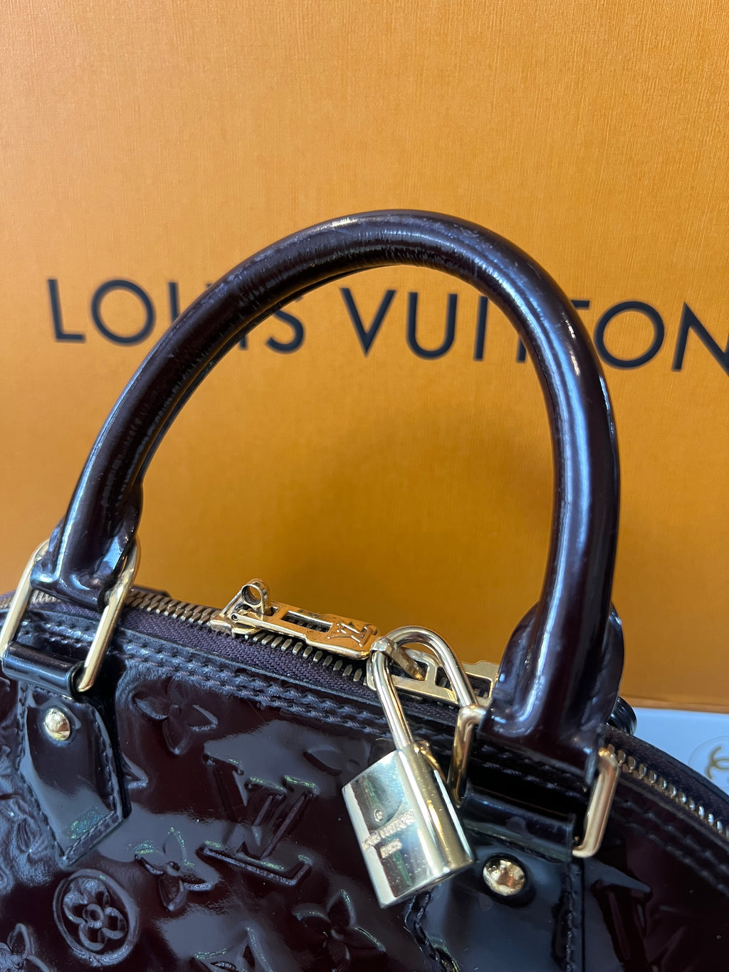 Louis Vuitton Vernis BB Alma Amarante