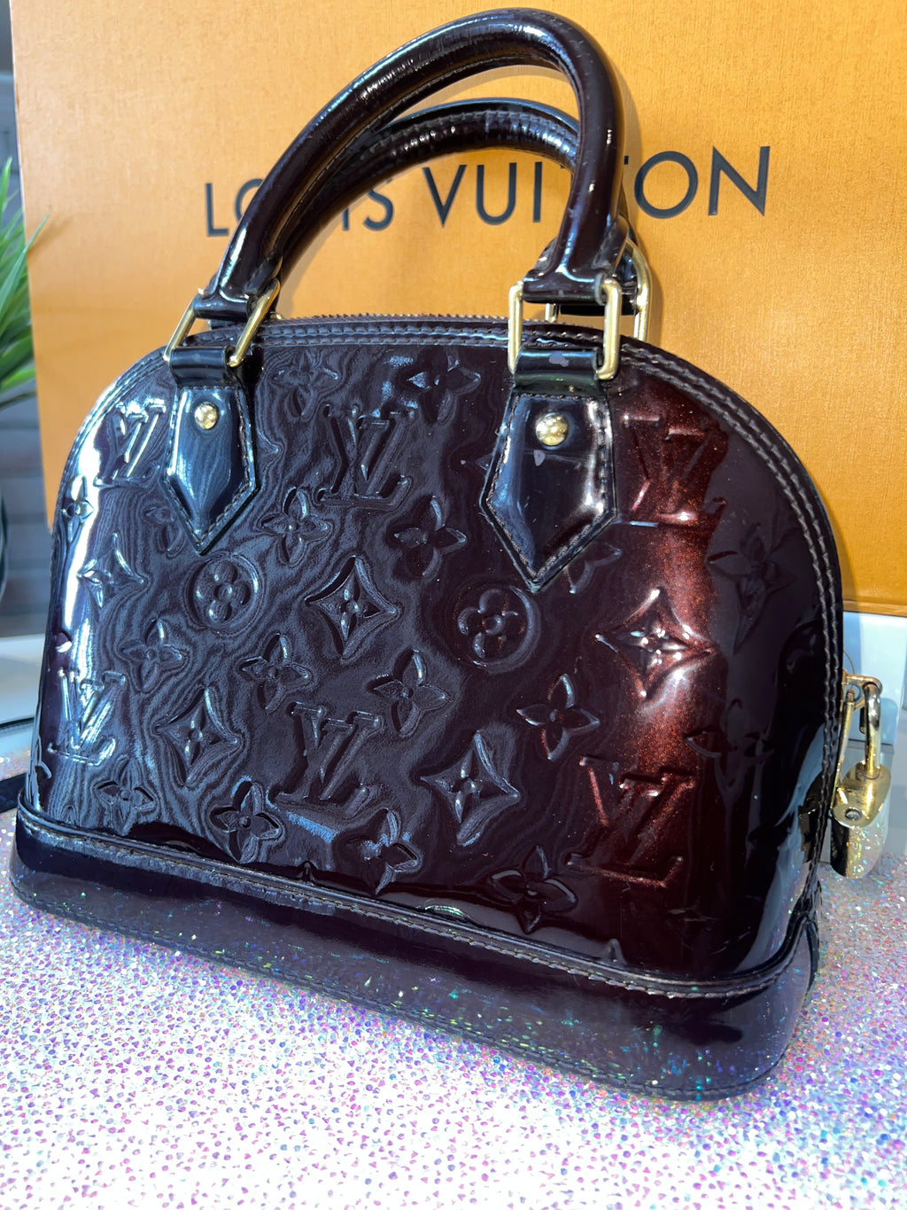 Louis Vuitton Vernis BB Alma Amarante