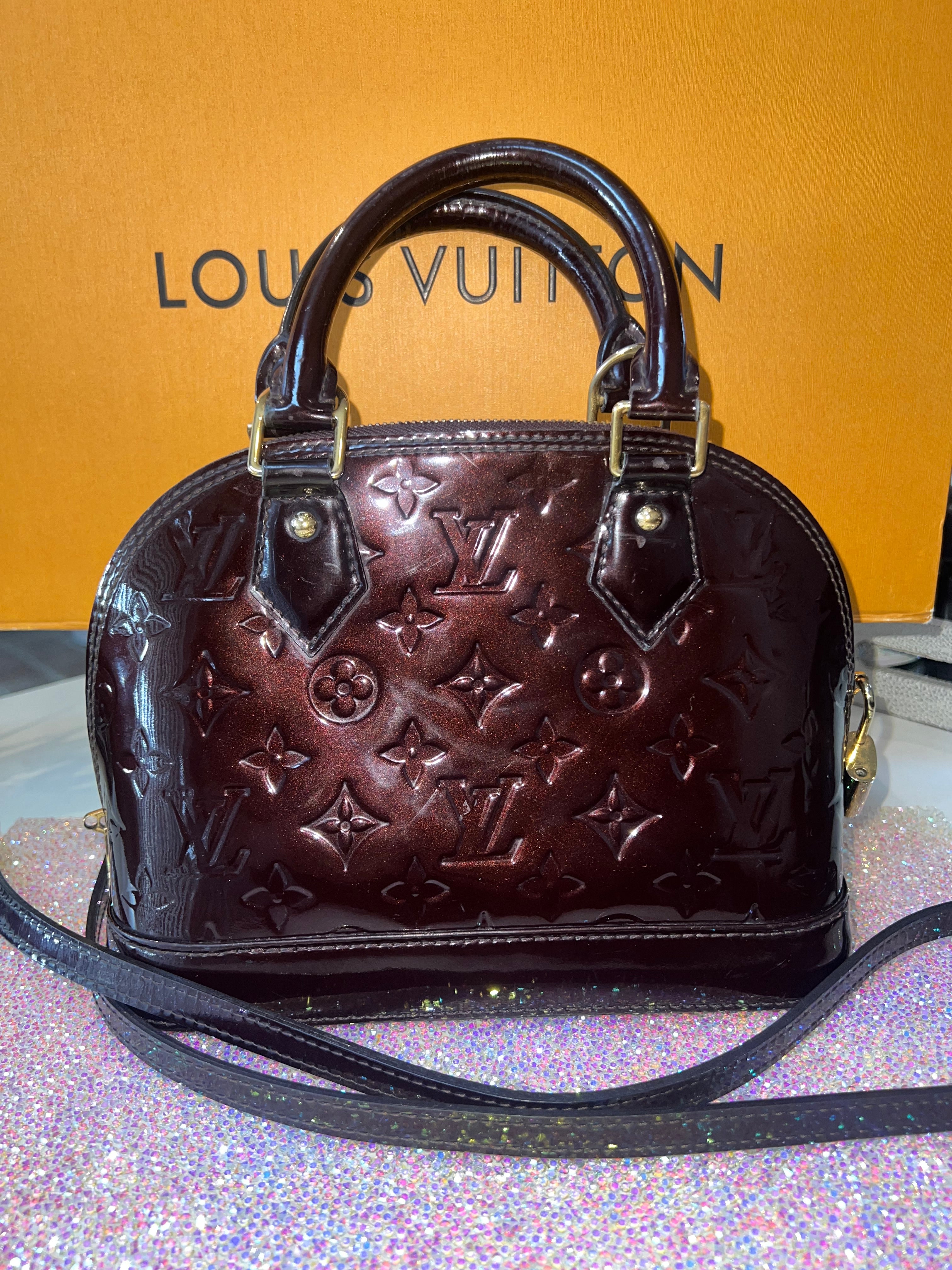 Louis Vuitton Vernis BB Alma Amarante