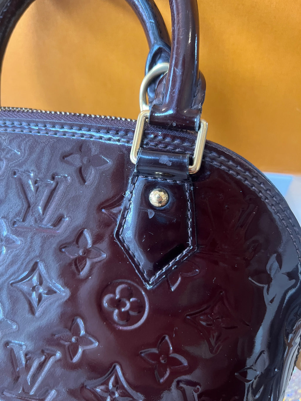 Louis Vuitton Vernis BB Alma Amarante