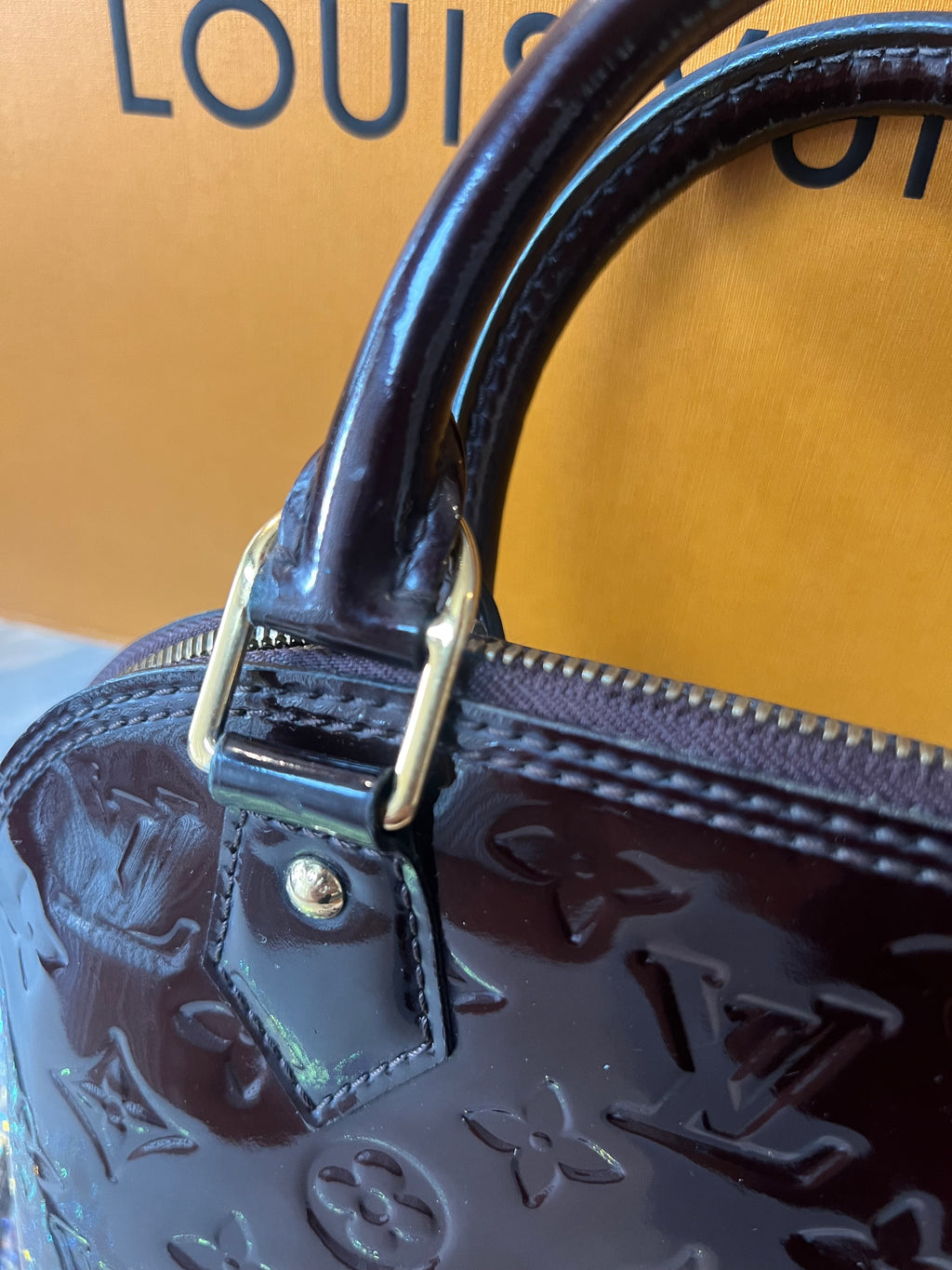 Louis Vuitton Vernis BB Alma Amarante