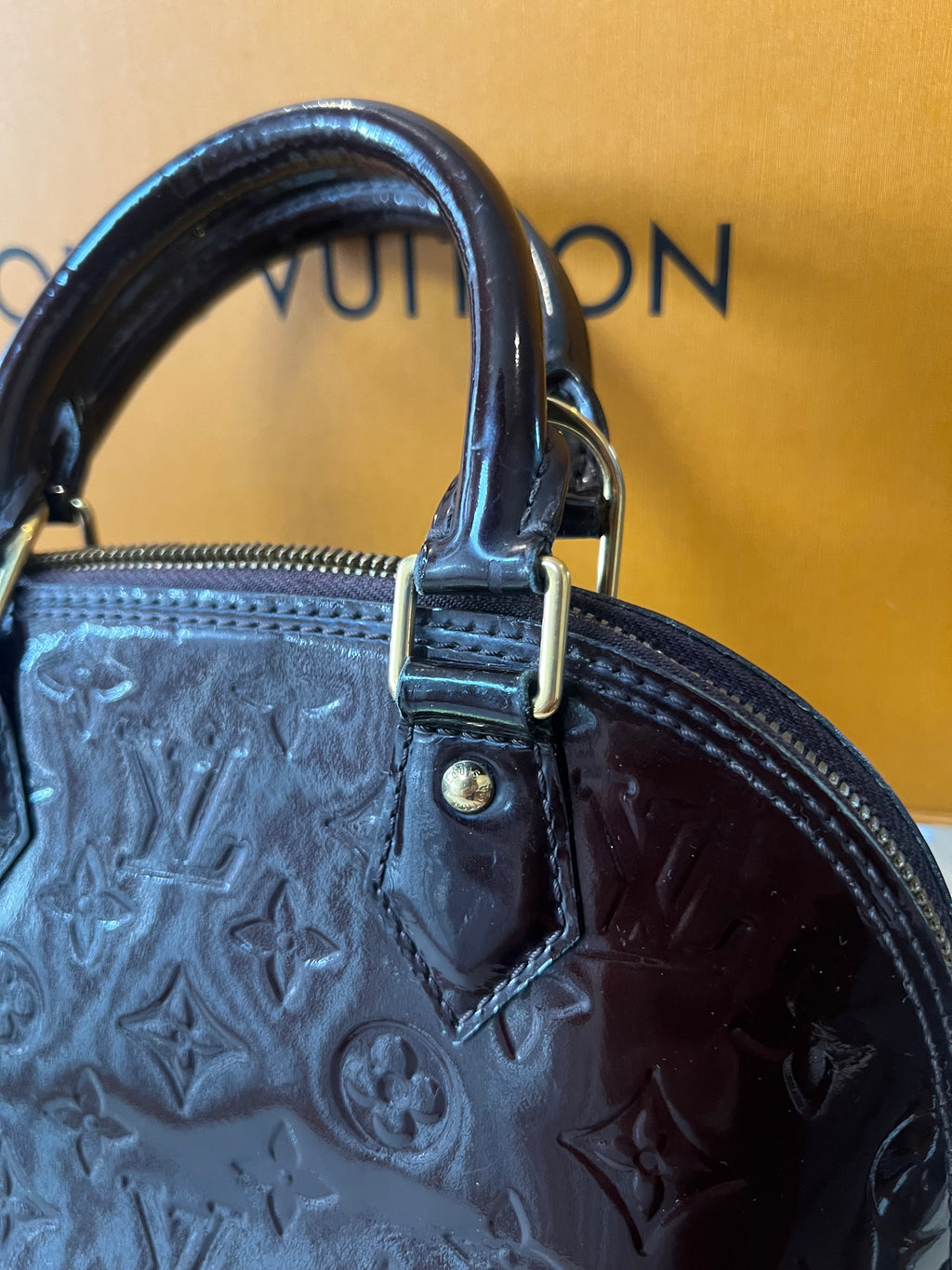 Louis Vuitton Vernis BB Alma Amarante