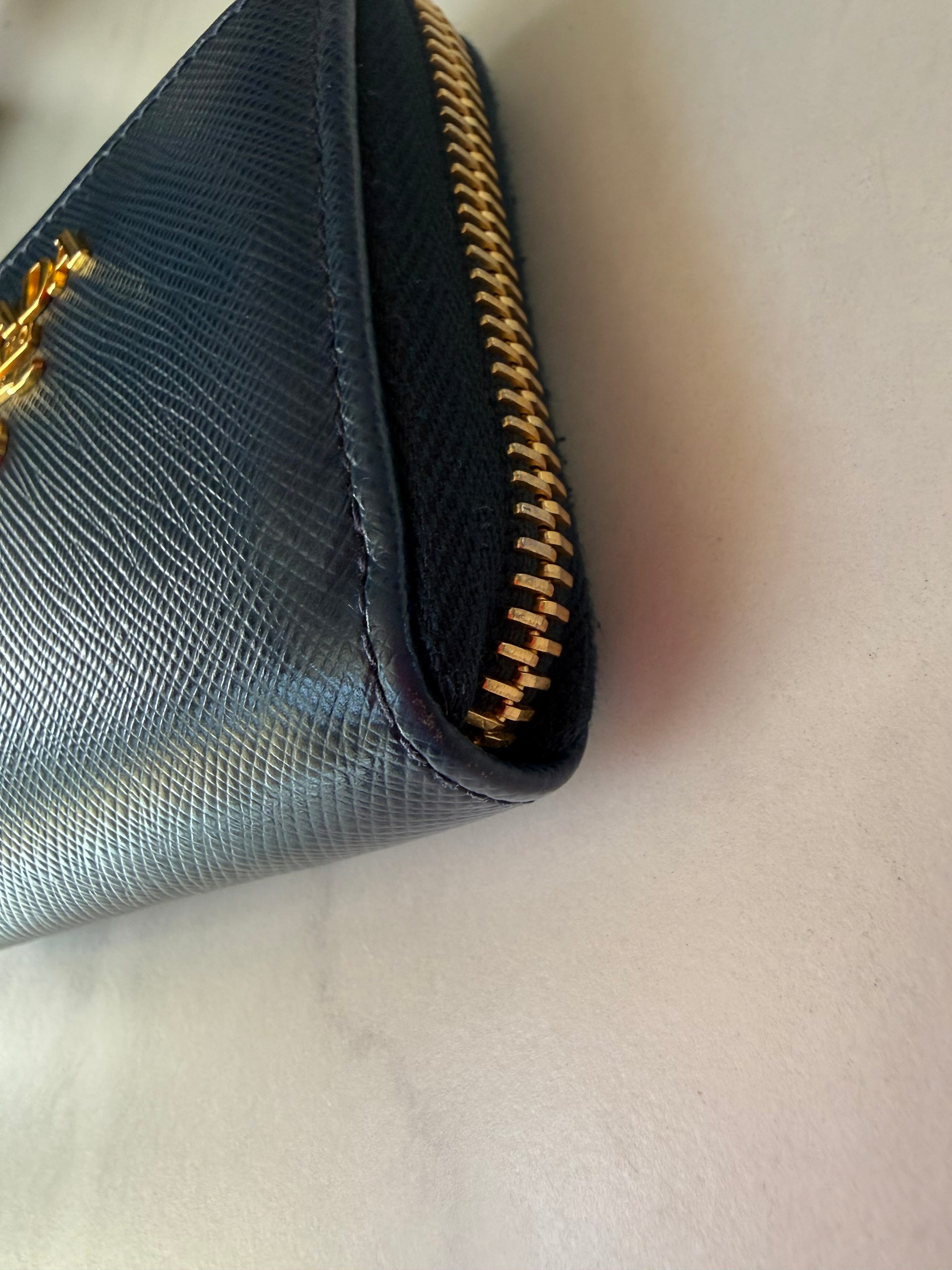 Blue Prada Zippy Wallet- Fullset