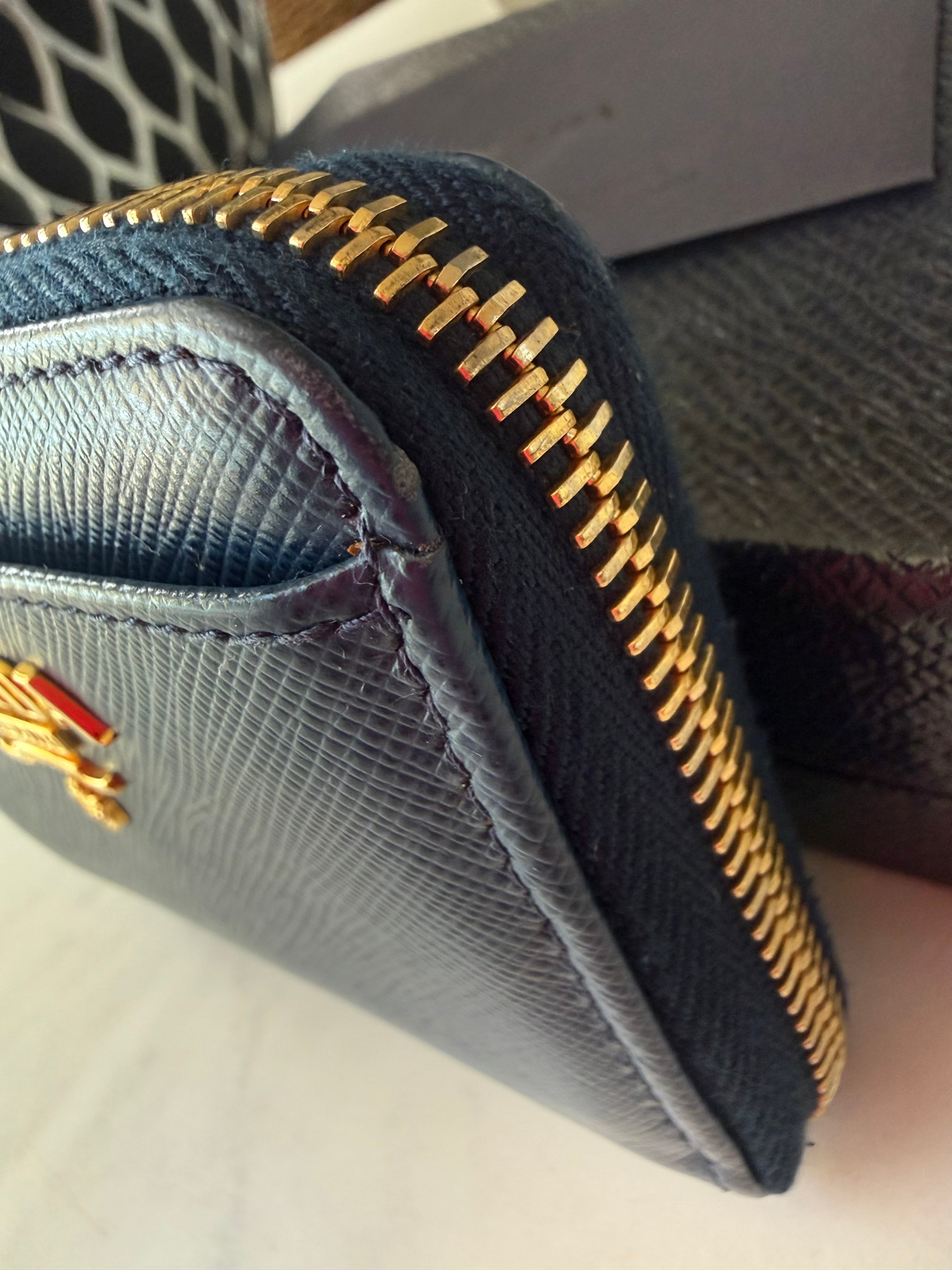 Blue Prada Zippy Wallet- Fullset